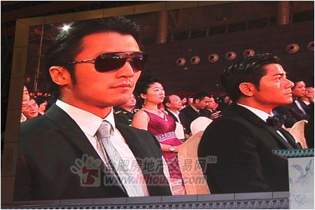 合房網直擊頒獎禮:大片陪跑 金雞獎成冷門獎